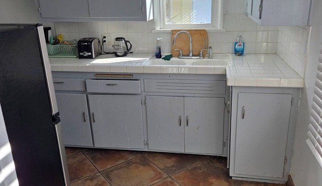 Gorgeous 1-bedroom with AC, WiFi including a full kitchen also laundry machins