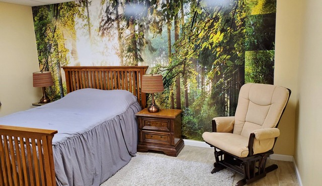 Gorgeous 1br in nature setting, 5 min to NYC train