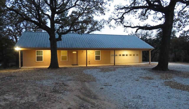 Gorgeous 2 bed 2 bath house on 3 acres on Hwy 82