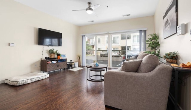 Gorgeous 2 Bed 2 Bath Apartment