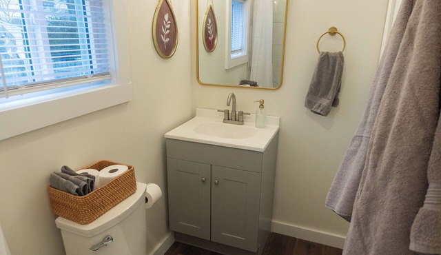 Gorgeous 2 Bed Home in Dayton