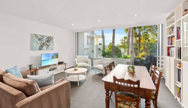 Gorgeous 2-Bed Unit near Riverside Parks