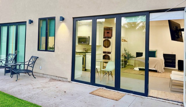 Gorgeous 2-bedroom/2-bath Guest House