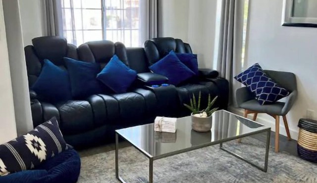 Gorgeous 2 bedroom 2 bath Near SoFI
