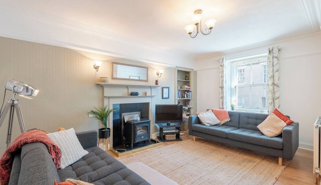 Gorgeous 2 bedroom apartment in East Neuk