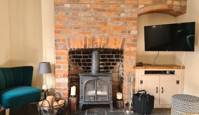 Gorgeous 2 bedroom Kintbury cottage with garden