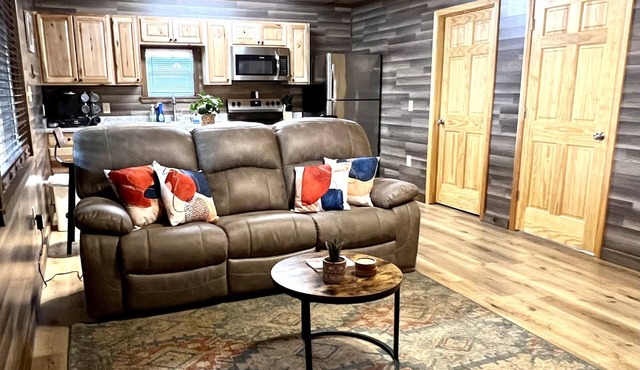 Gorgeous 2-bedroom cabin on the Watauga River!