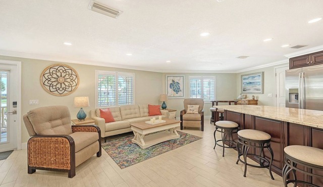 GORGEOUS 2 Bedroom/2 Bath Anna Maria Key Royale Home with Resort-Like Outdoor Areas!