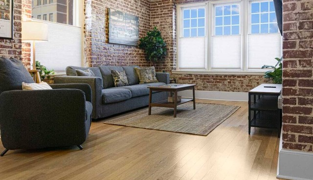 Gorgeous 2BR downtown condo near EVERYTHING!