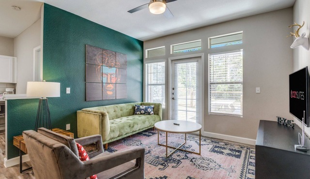 Gorgeous 2BR in Champion City 4436