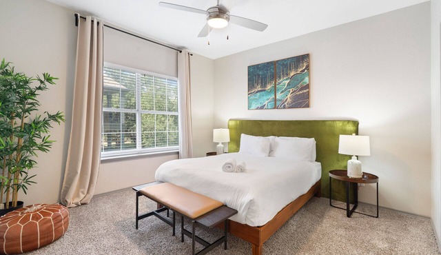 Gorgeous 2BR next to the Domain 4940