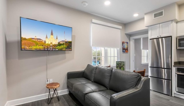 Gorgeous 2BR Suite in the Heart of New Orleans