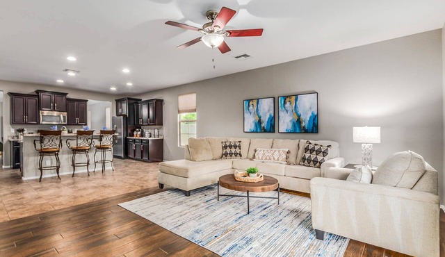 Gorgeous 3/2 Corner Lot with Firepit and Grassy Yard!