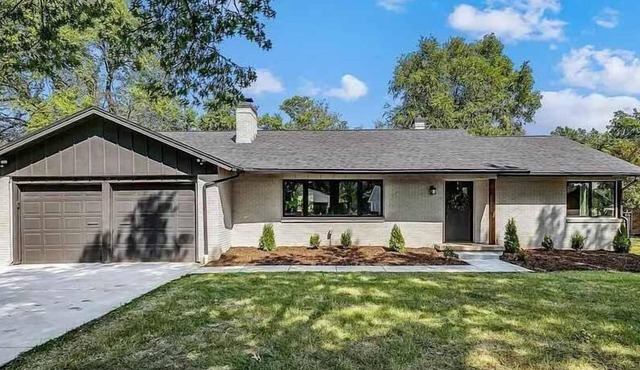 Gorgeous 3 bed 3 bath home with 2 car garage