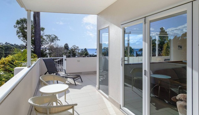 Gorgeous 3-Bed Duplex with Ocean Views