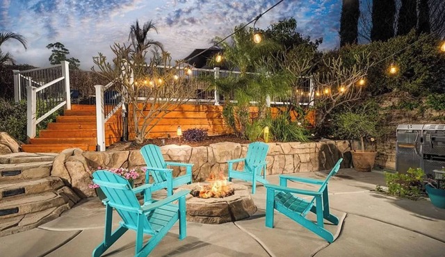 Gorgeous 3 Bed Resort Style Pool Home with free EV Charging 7 mountain views