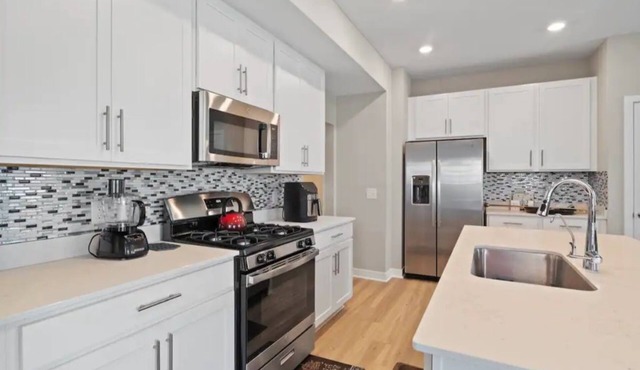Gorgeous 3 Bedroom 2.5 Bath Townhome