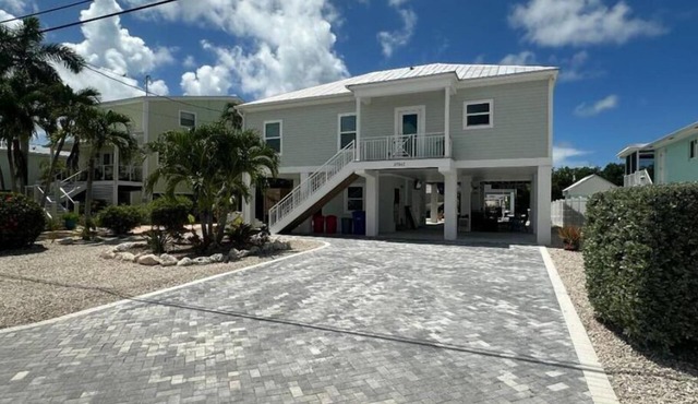 Gorgeous 3 Bedroom 2 Bath Canal Front Home With Great Boating
