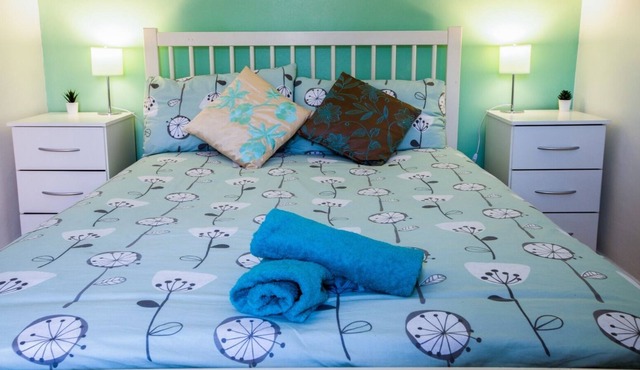 Gorgeous 3-Bedroom Cottage by the river in Reading