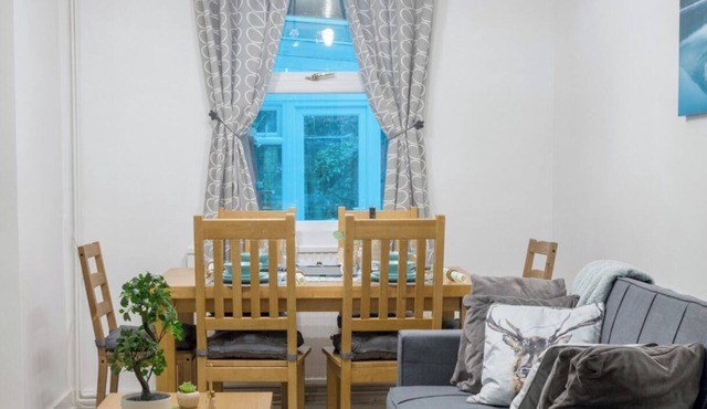 Gorgeous 3-bedroom Cottage by the River in Reading