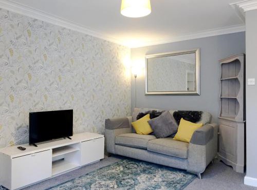 Gorgeous 3 bedroom Dunbar Serviced Apartment