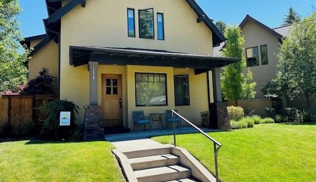 Gorgeous 3 Bedroom Home on Bend's Westside