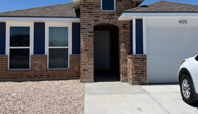 Gorgeous 3-bedroom house with 6 Beds and AC in Odessa