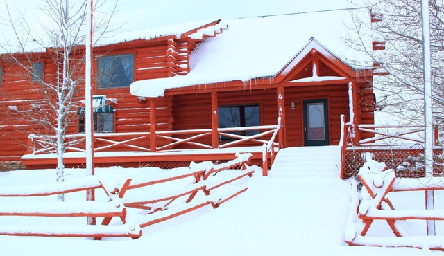 Gorgeous 3 Bedroom Multi-Level Log Cabin With Grand Teton Views!