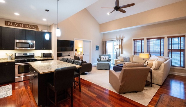 Gorgeous 3 bedroom, 3 bath Spring Lake Condo