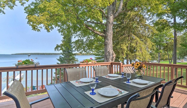 Gorgeous 3-Season Lakefront Escape w/Private Dock
