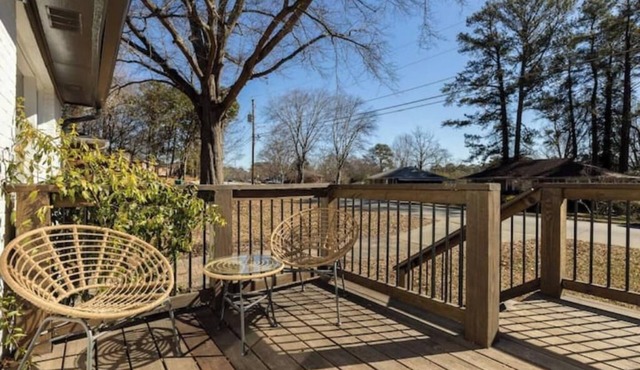 Gorgeous 3BDR, 2BTH Home near Truist Park, The Battery, & Fox Creek Golf Course!