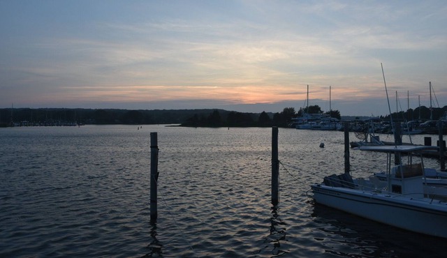 Gorgeous 3BR/2BA Cottage with Private Community Beach Access!