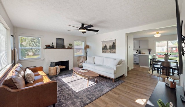 Gorgeous 3BR Design, n2 Living Rooms, Sleeps 10