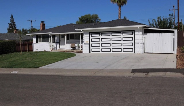 Gorgeous 3BR Spacious Home w/Pool near CA Capitol