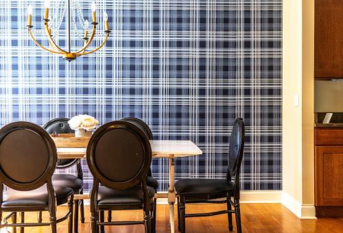 Gorgeous 4 BDR Home in Popular Abbey Springs