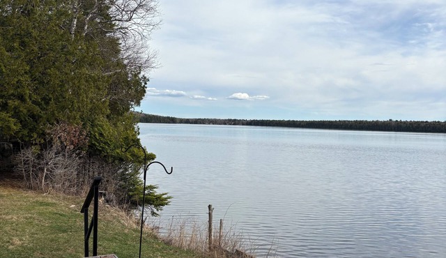 Gorgeous 4 bedroom home , sitting on beautiful Davidson lake .