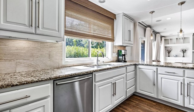 Gorgeous 4 Bedroom Home with a pool on Joe's Creek