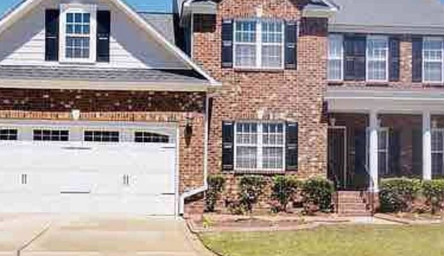 Gorgeous 4 bedroom Home! Close to Fort Bragg
