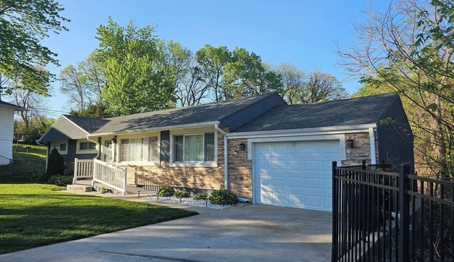 Gorgeous 4-bedroom Ranch with Easy Highway Access