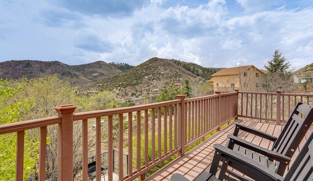 Gorgeous 4-bedroom cabin in enjoyable Summerhaven getaway +game room