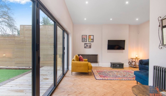 Gorgeous 4-BR Bungalow