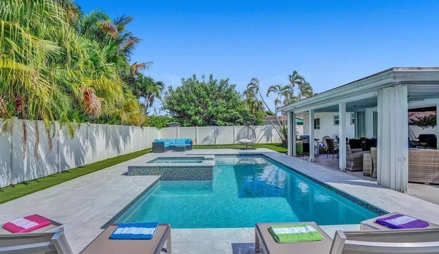 Gorgeous 4BR Brand new HTD Pool & Jacuzzi 1Mile