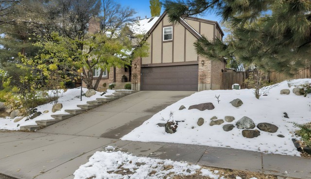 Gorgeous 5-bedroom ski chalet in Cottonwood Heights