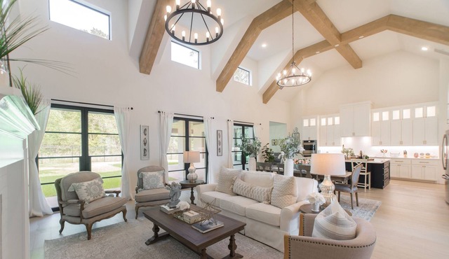 Gorgeous 5 bdr getaway home in The Woodlands TX!