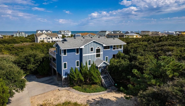 Gorgeous 5 BDRM w/Sweeping Ocean Views + Pool - Dog Friendly