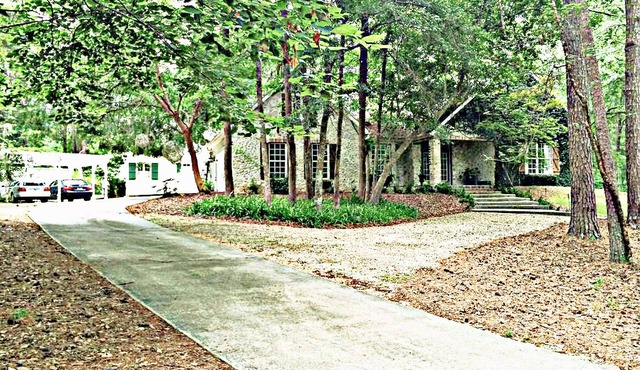 Gorgeous 5 Bed, 4 Bath, Sleeps 12+, 3 Privacy Suites, Pool, Fire Pit, Private