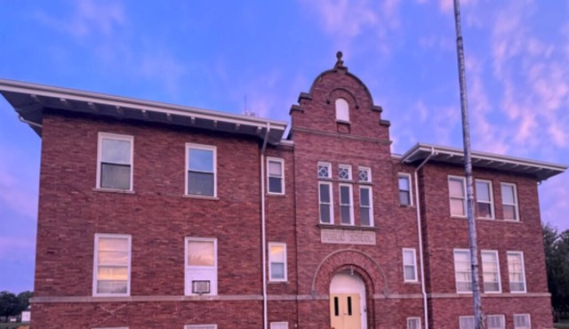 Gorgeous 5-bedroom lodge in the Charming Greenwood School House