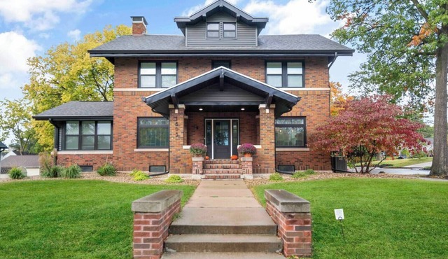 Gorgeous 5-bedroom, remodeled, historic home in Cedar Falls