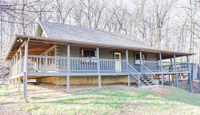 Gorgeous 5 Bedroom Log Home Less Than 5 Minutes From Chaumette And Charleville.