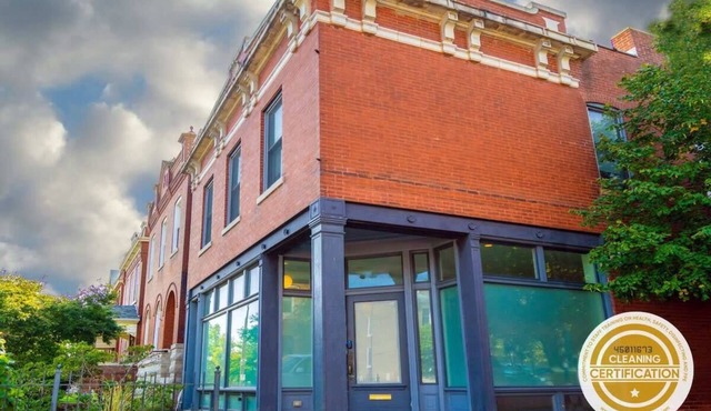 Gorgeous 5BR Storefront Home/ABODEbucks